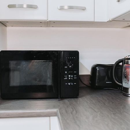 Deluxe 2 Bed Flat In Patchway Near Aztec West And Cribbs Causeway Bristol Apartman Kültér fotó
