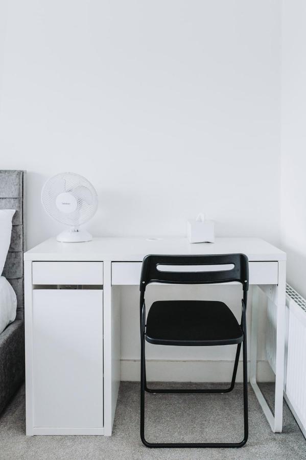 Deluxe 2 Bed Flat In Patchway Near Aztec West And Cribbs Causeway Bristol Apartman Kültér fotó