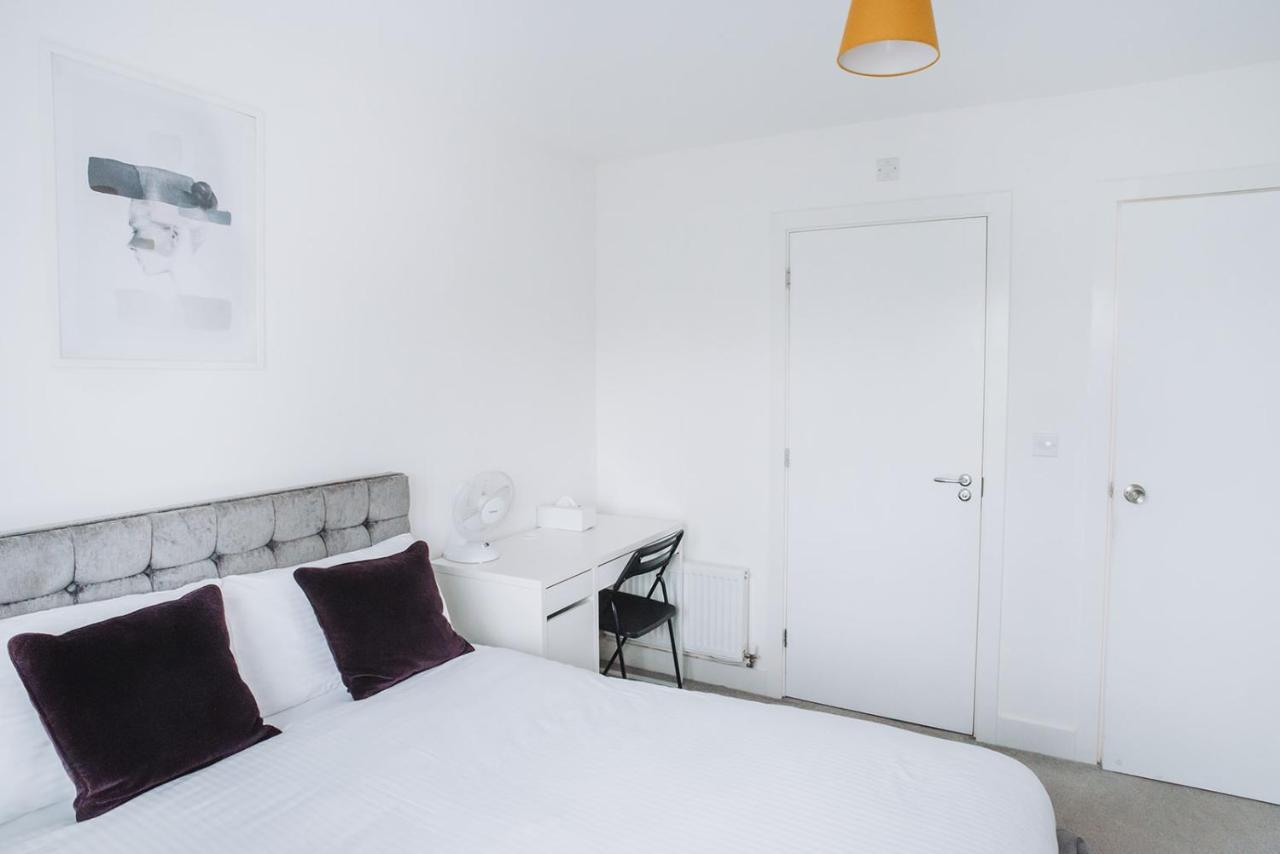 Deluxe 2 Bed Flat In Patchway Near Aztec West And Cribbs Causeway Bristol Apartman Kültér fotó