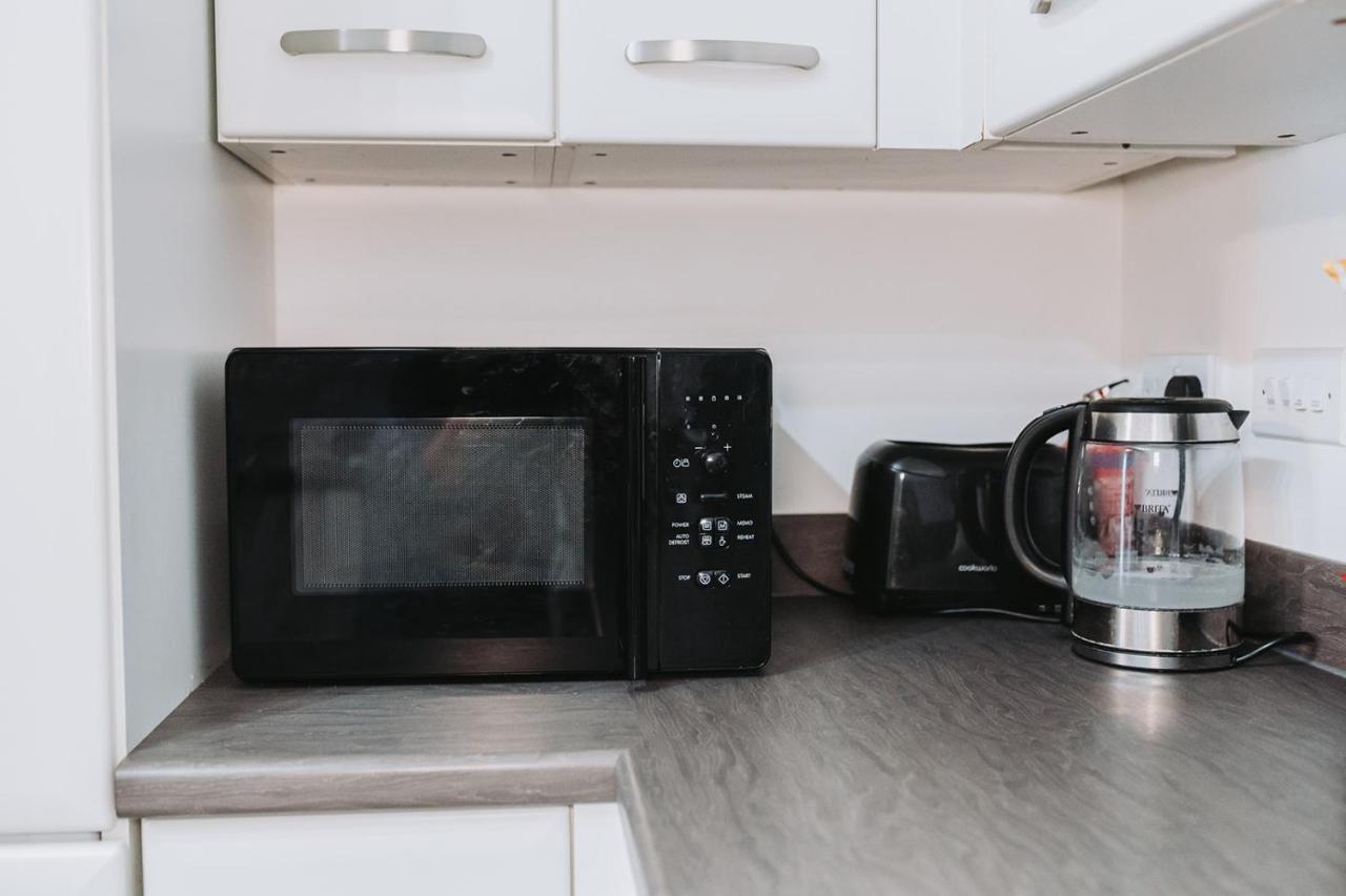 Deluxe 2 Bed Flat In Patchway Near Aztec West And Cribbs Causeway Bristol Apartman Kültér fotó